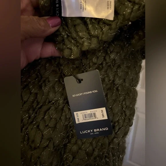 Lucky Brand scarf/mittens/beanie - Picture 2 of 5